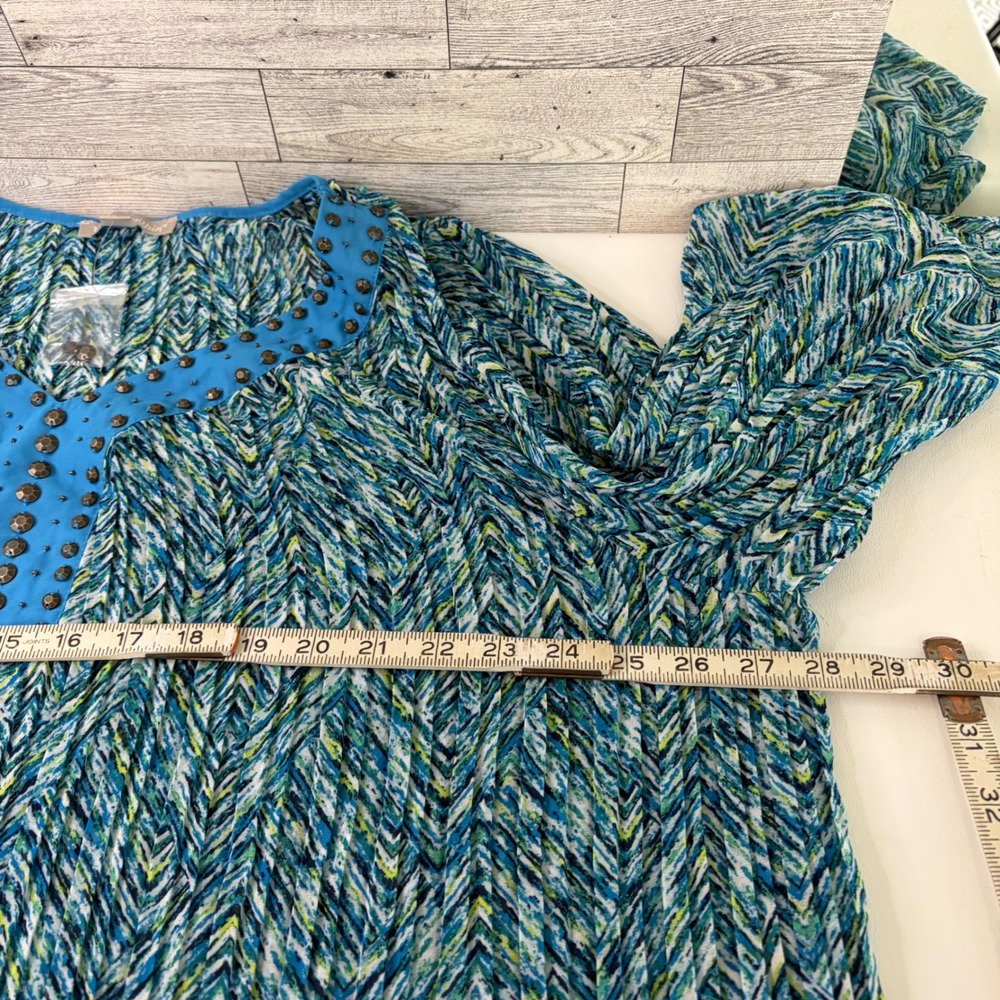 Woman Within Tunic Top Women 26/28 2X Blue Chevron Studded V-Neck Bell Sleeve - Picture 6 of 9